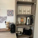 Le Petit , Jolie Maisonnette Terrasse Netflix Parking Prive Jeux De Societe Bourg-en-Bresse